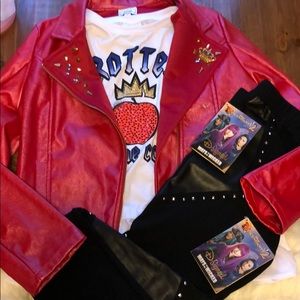 NWT Descendants Outfit